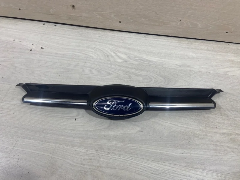 Решетка радиатора Ford Focus 3 (11-14) ХЭТЧБЕК