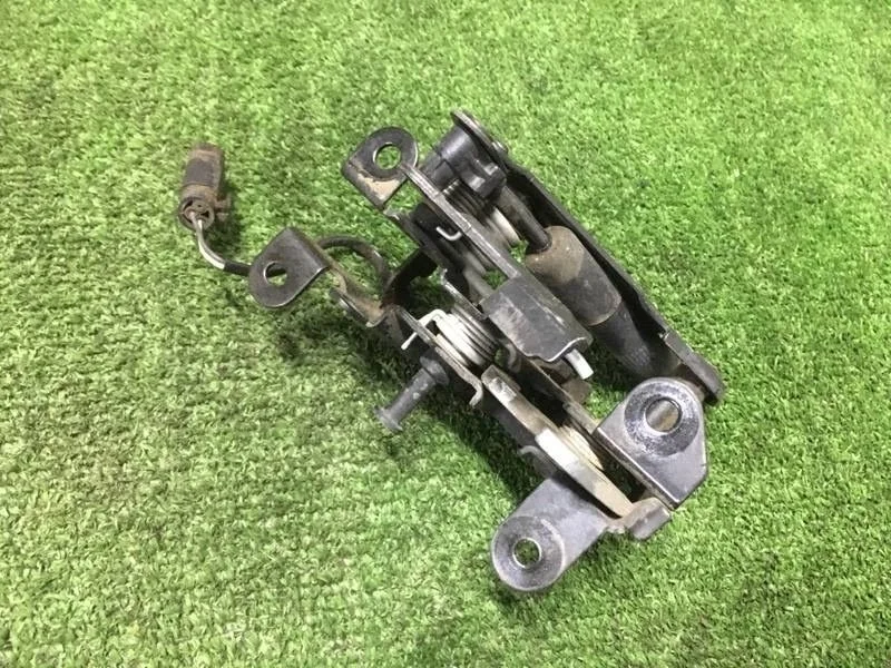 Замок капота BMW F10