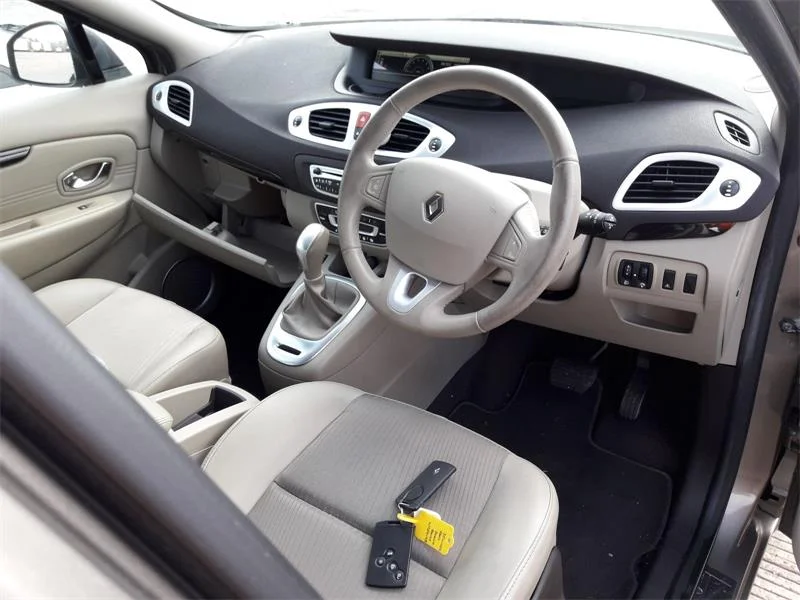 Продажа Renault Scenic 2.0 (140Hp) (M4R) FWD CVT по запчастям
