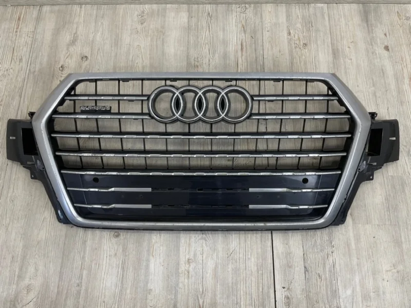 Решетка радиатора Audi Q7 2015-2020 4M