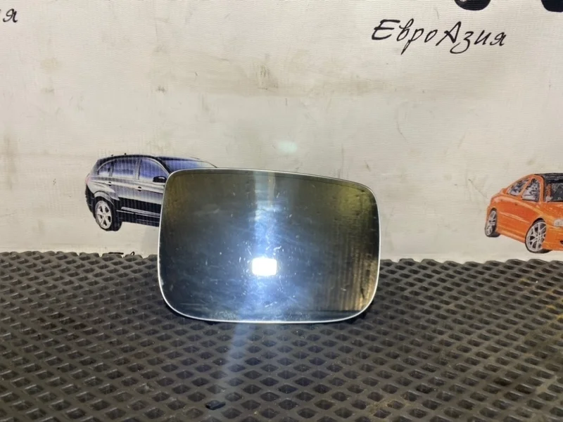Зеркальный элемент Volvo Xc60 31352509, правый
