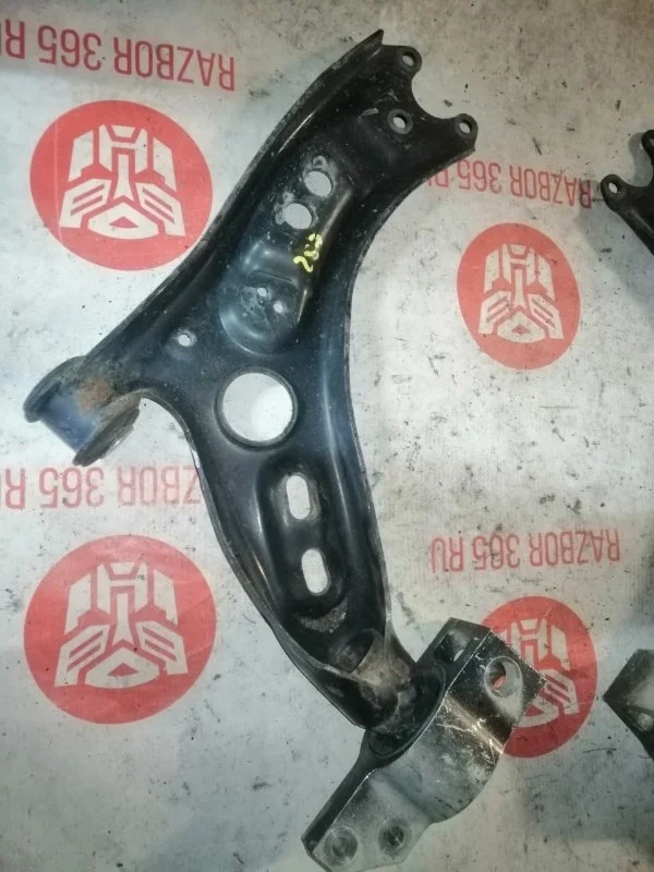 Рычаг подвески Volkswagen Passat 2012 365