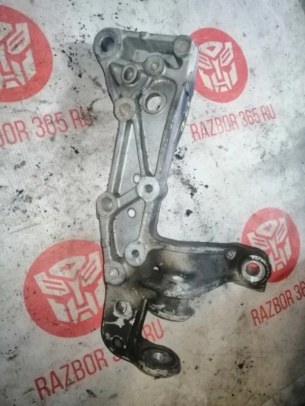 Кронштейн рычага Audi A3 2012 8PA
