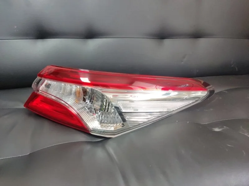Фонарь Toyota Camry 2018-2021 70