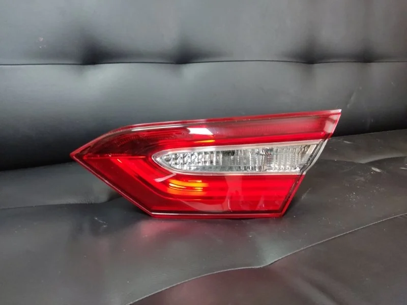 Фонарь Toyota Camry 2018-2021 70