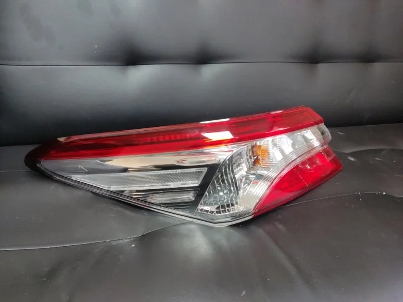 Фонарь Toyota Camry 2018-2023 70