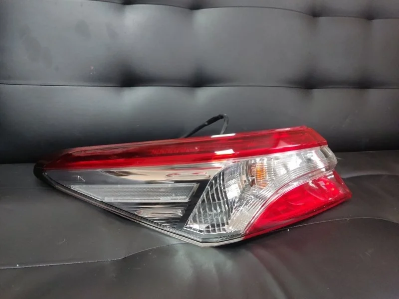 Фонарь Toyota Camry 2018-2021 70