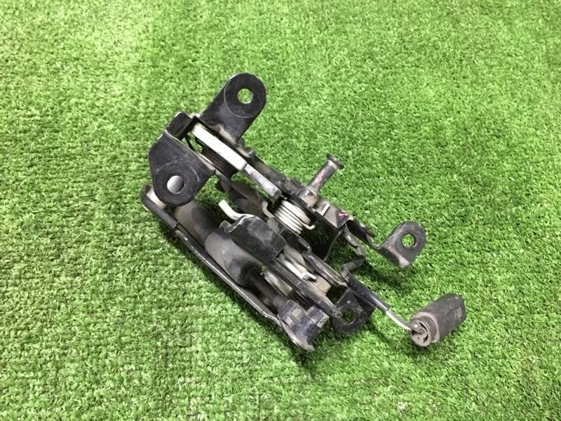 Замок капота BMW F10