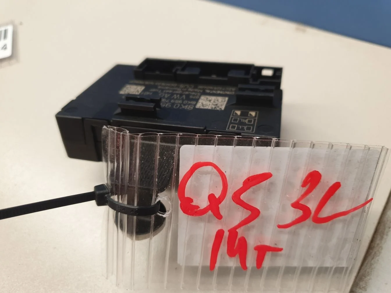 Блок комфорта задней левой двери для Audi Q5 8R 2008-2017