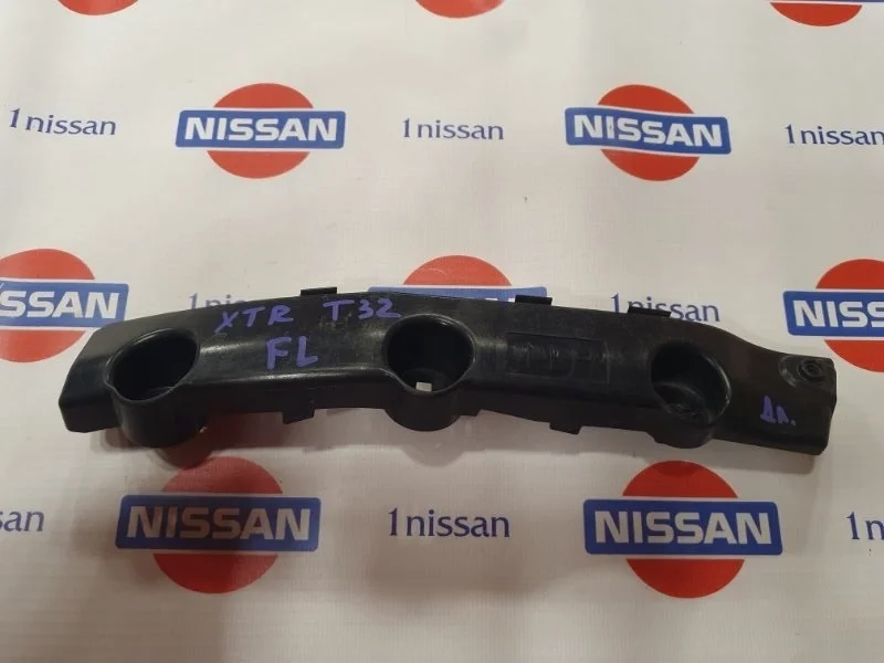 Кронштейн бампера переднего Nissan 19.03.2023 622234CL0A, передний левый