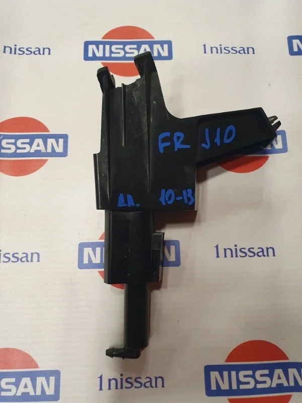Форсунка омывателя фар Nissan 19.03.2023 28611BR00A, передняя правая