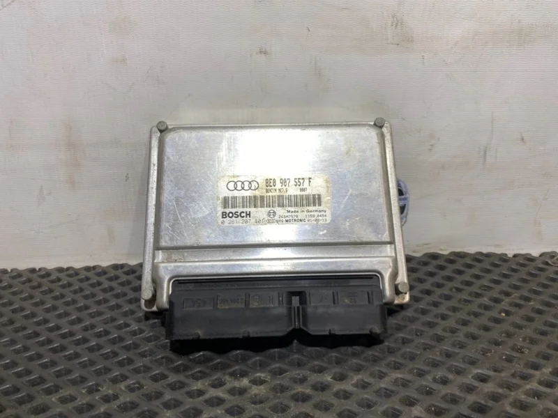 Блок управления двигателем Audi A4 B6 8E0907557F