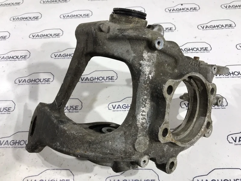 Кулак поворотный задний правый Audi A6 C7 4G 2.0
