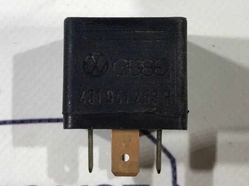Реле Audi A6 C5 2004
