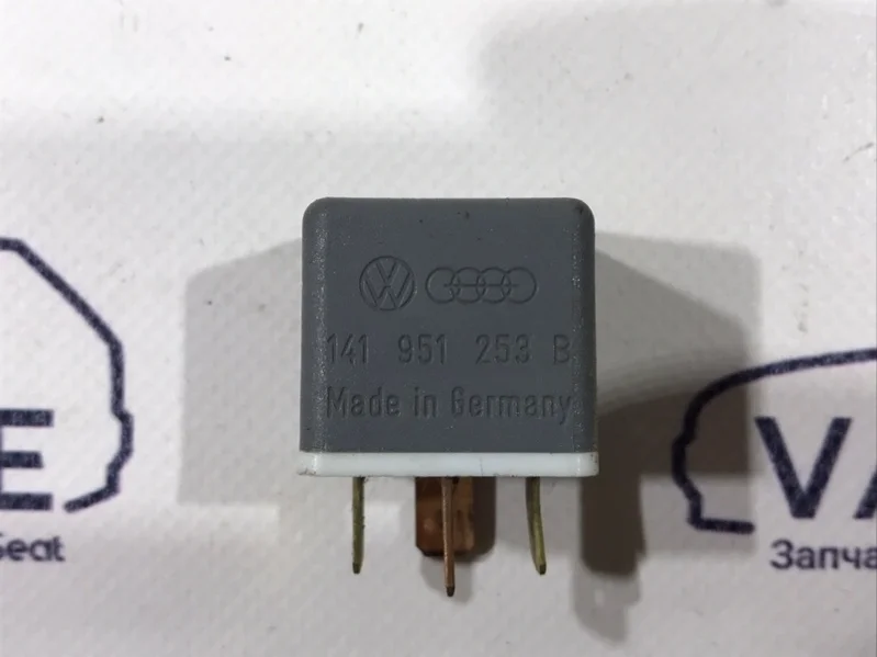 Реле Audi A4 B5 2000