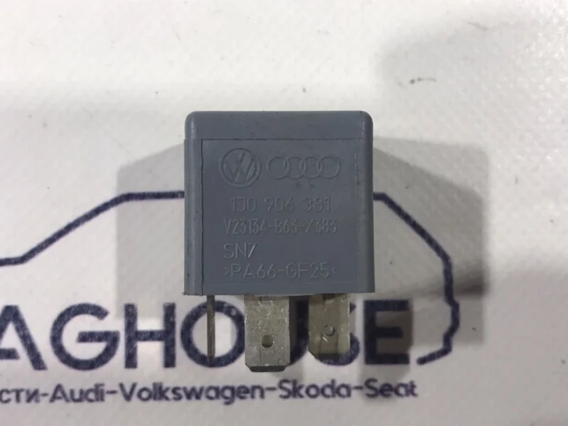 Реле Volkswagen Golf MK4 2003