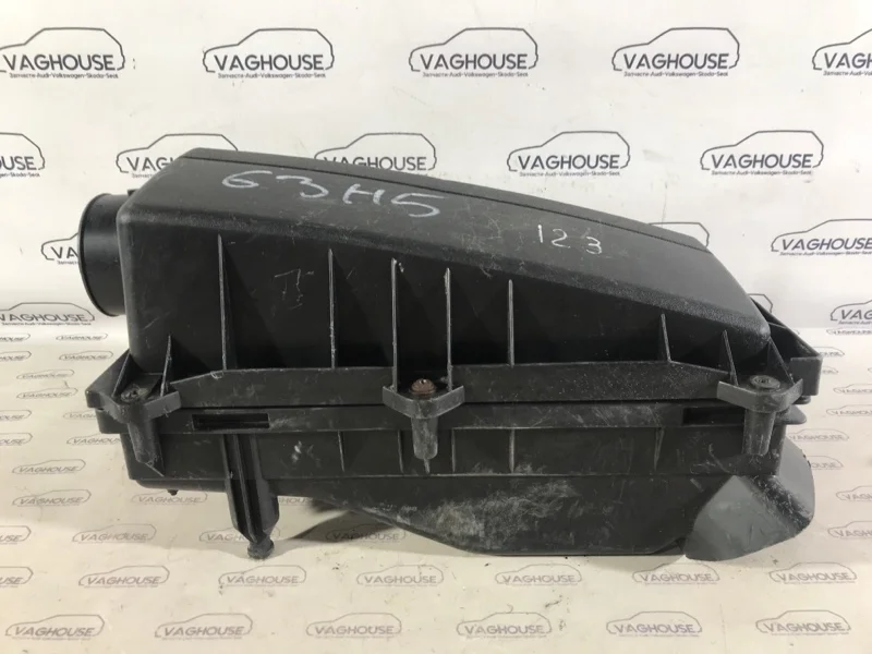 Корпус воздушного фильтра Ford Mondeo MK3 1.8
