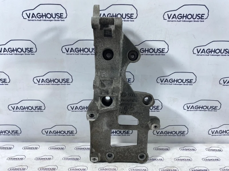 Кронштейн генератора Volkswagen Passat B6 3С 2.0