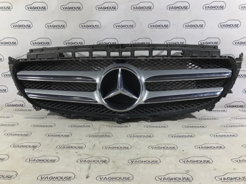 Решетка радиатора передняя Mercedes-Benz E-Class