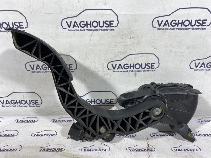 Педаль газа Volkswagen Passat B5 3B2 1.8T AUG