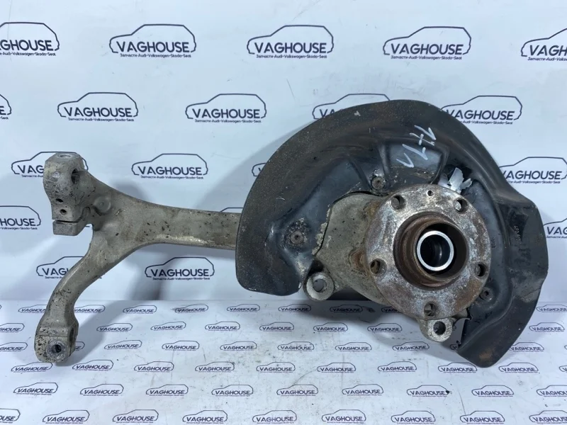 Кулак поворотный передний правый Audi A6 C6 3.2