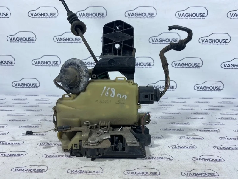 Замок двери передний правый Volkswagen Jetta MK 4