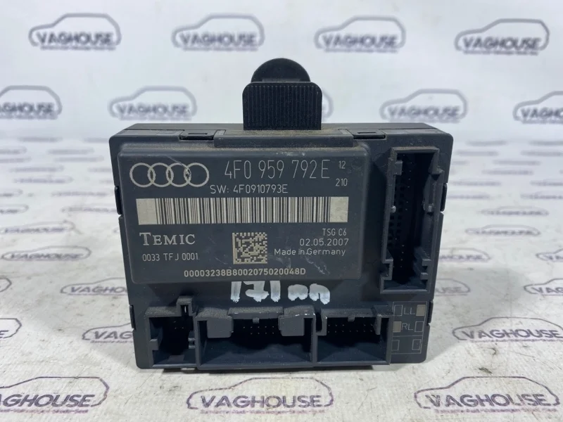 Блок комфорта передний правый Audi A6 C6 3.2 BYU