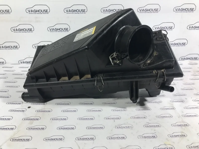 Корпус воздушного фильтра Ford Mondeo MK 2 1.8