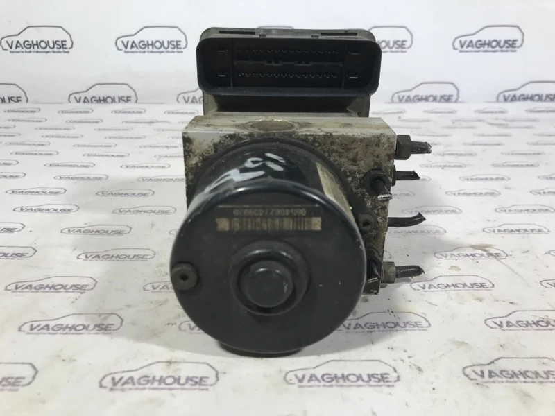 Блок abs Volkswagen Jetta MK 4 2.0 AVH 2003