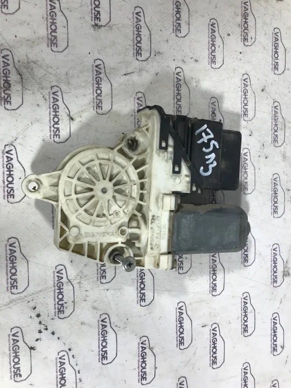 Мотор стеклоподъемника задний левый Volkswagen