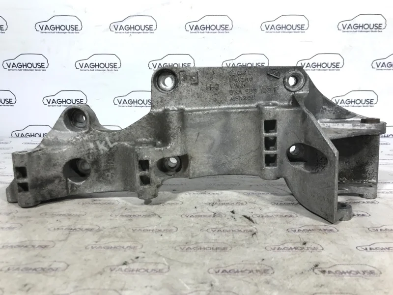 Кронштейн генератора Volkswagen Golf 4 1.6 AKL