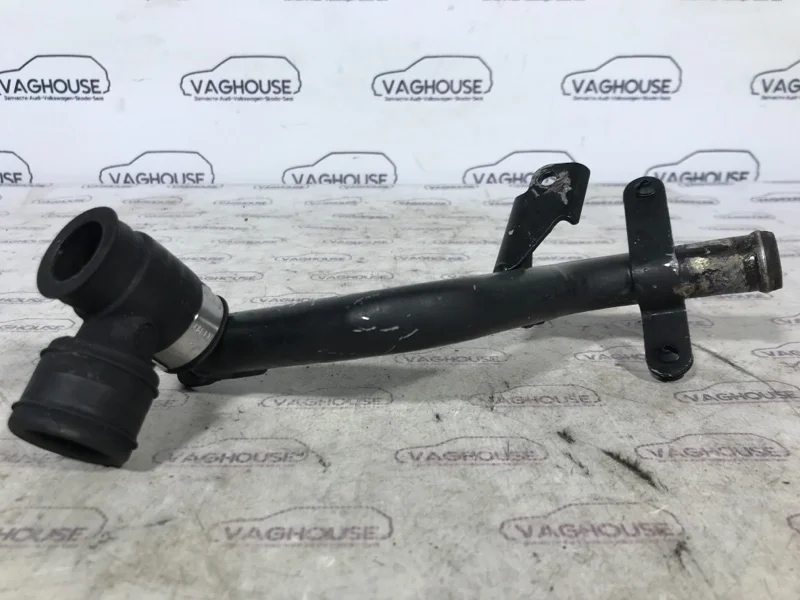 Патрубок Audi A4 B6 1.8T AMB 2008