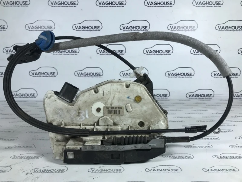 Замок двери передний правый Volkswagen Scirocco