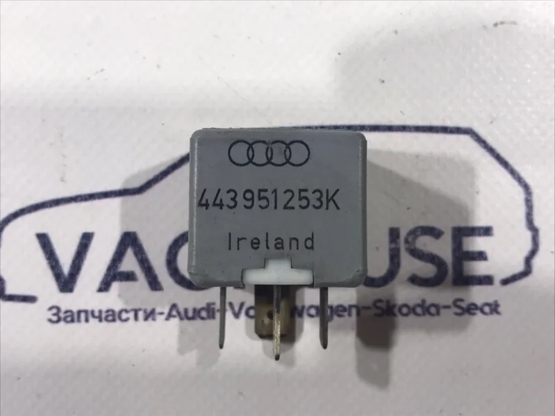Реле Audi 100 1993