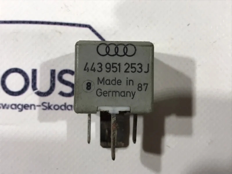 Реле Audi 100 1994