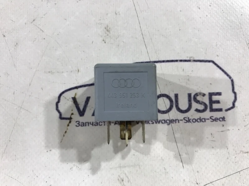 Реле Audi S8 D2 4D 4.2 2000