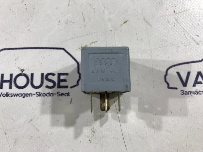 Реле Audi S8 D2 4D 4.2 2000