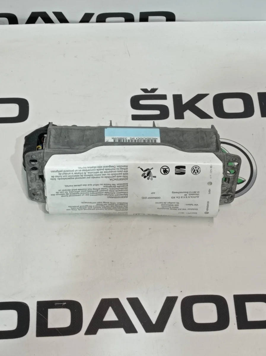 Подушка безопасности пассажира Skoda Octavia 1K0880204N A5 (1Z), передняя правая