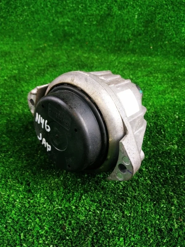 Подушка двигателя BMW 320i E90