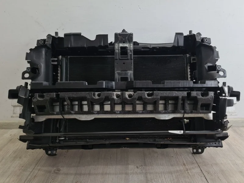 Кассета радиаторов сборе передней панелью VW Touareg 3 2019- CR7