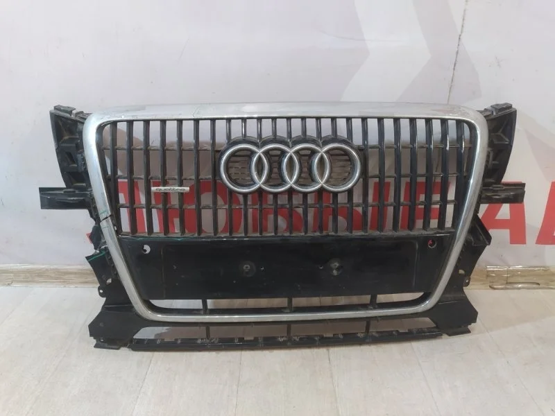 Решетка радиатора Audi Q5 8R 2008-2017