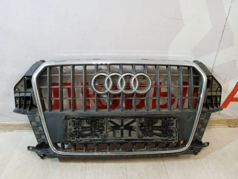 Решетка радиатора Audi Q3 8U 2011-2017
