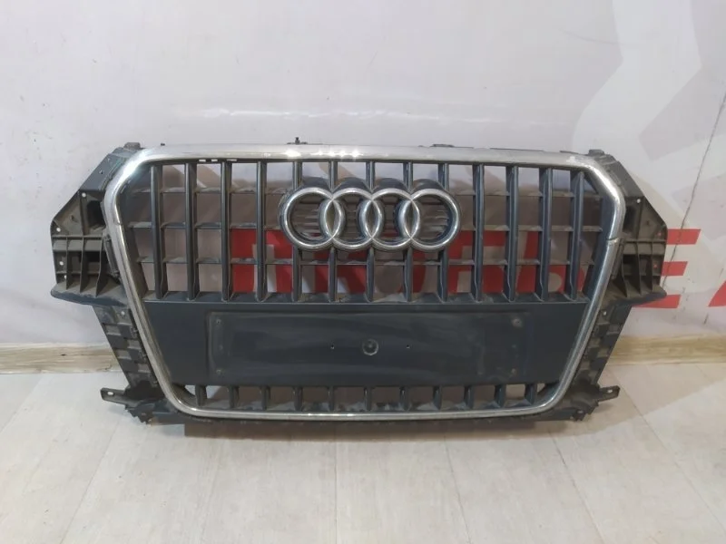 Решетка радиатора Audi Q3 8U 2011-2018