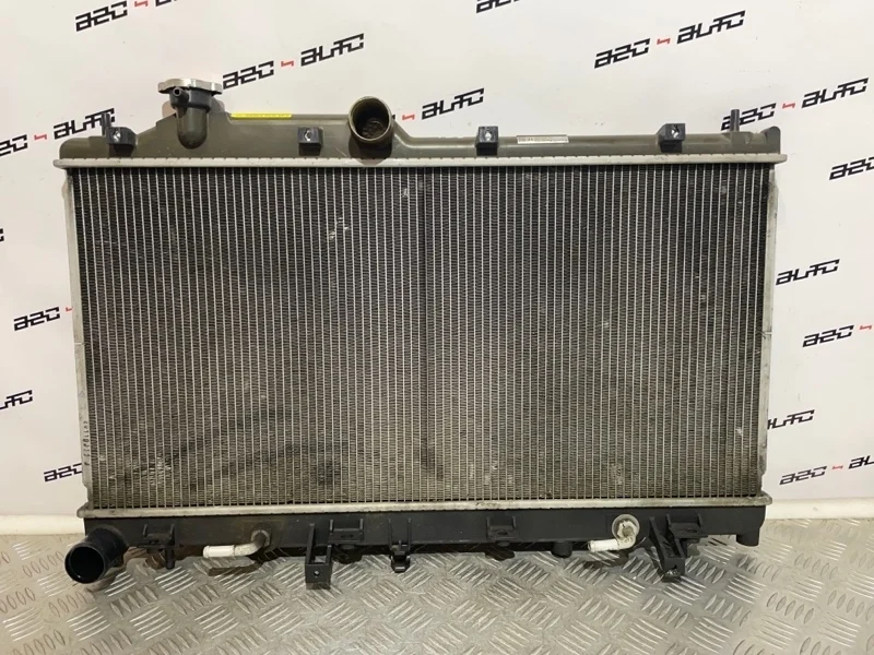 Радиатор охлаждения двигателя Subaru Legacy 45119AJ020 V