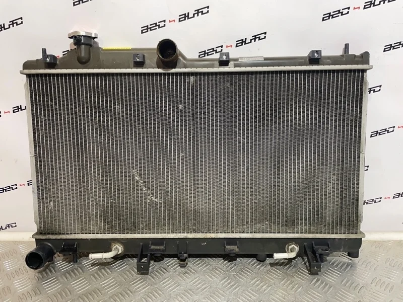 Радиатор охлаждения двигателя Subaru Legacy 45119AJ020 V