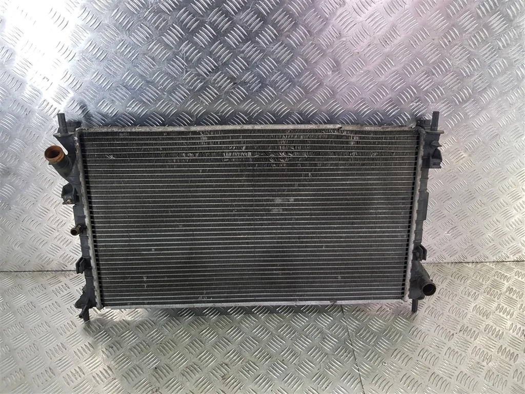 Радиатор охлаждения ДВС (Основной двигателя)  фор