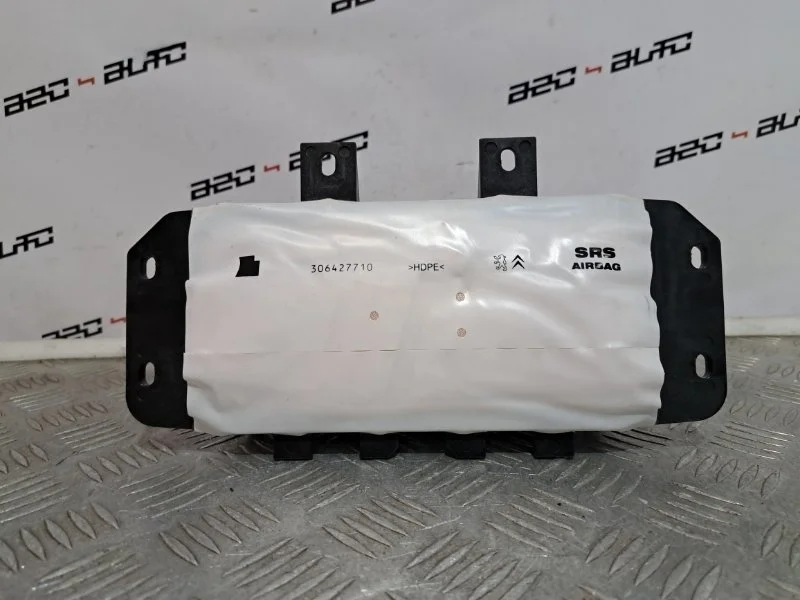Подушка безопасности пассажира Citroen C4 2012 9687158080 B7 1.6