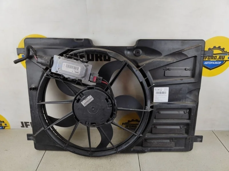 Вентилятор охлаждения радиатора Ford Focus 3 2013 CB8