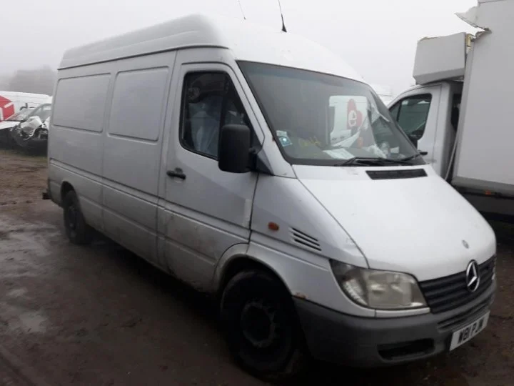 Продажа Mercedes-Benz Sprinter 2.1D (109Hp) (611.981) RWD MT по запчастям