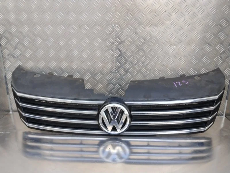 Решетка радиатора Volkswagen Passat 2011-2015 B7 универсал